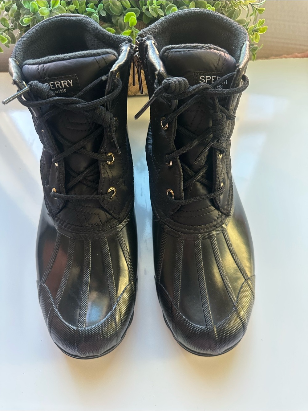 Sperry Black Lace-Up Waterproof Duck Boots size 9.5